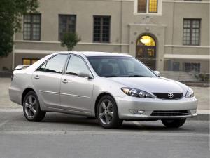 Toyota Camry SE 2004 года